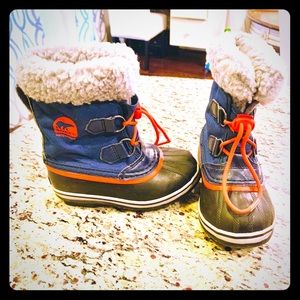 Sorel snow boots size 12 (little boy) NEVER WORN